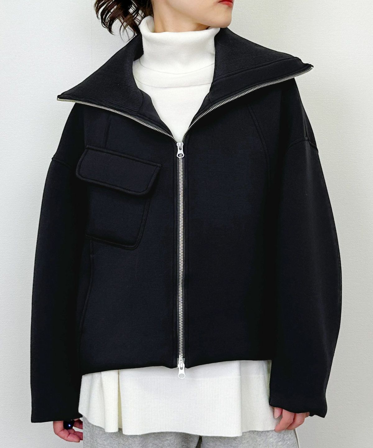 model：H164　着用サイズ：M　ブラック