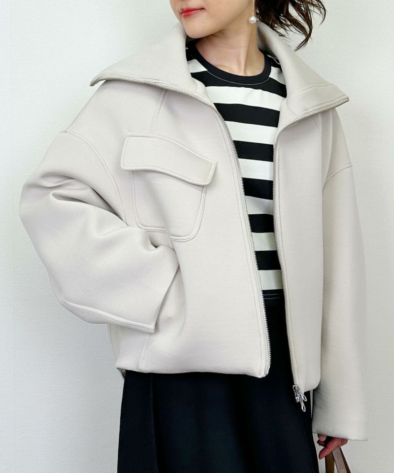 model：H164　着用サイズ：M　グレイッシュベージュ