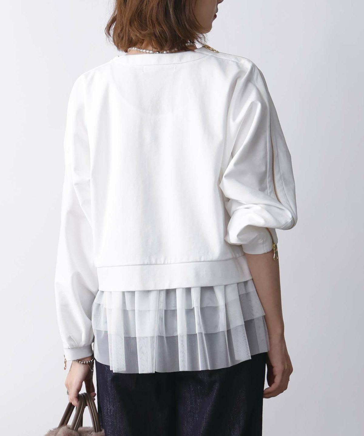 model：H171　着用サイズ：M　オフホワイト