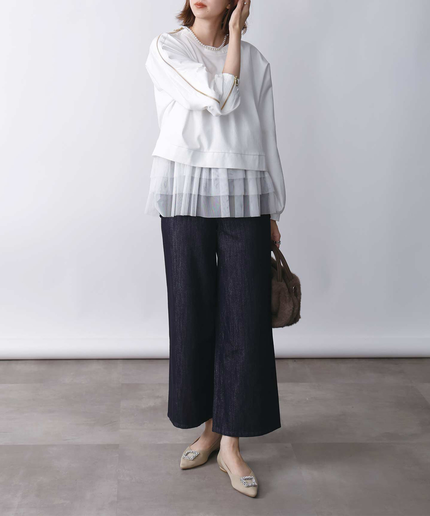model：H171　着用サイズ：M　オフホワイト