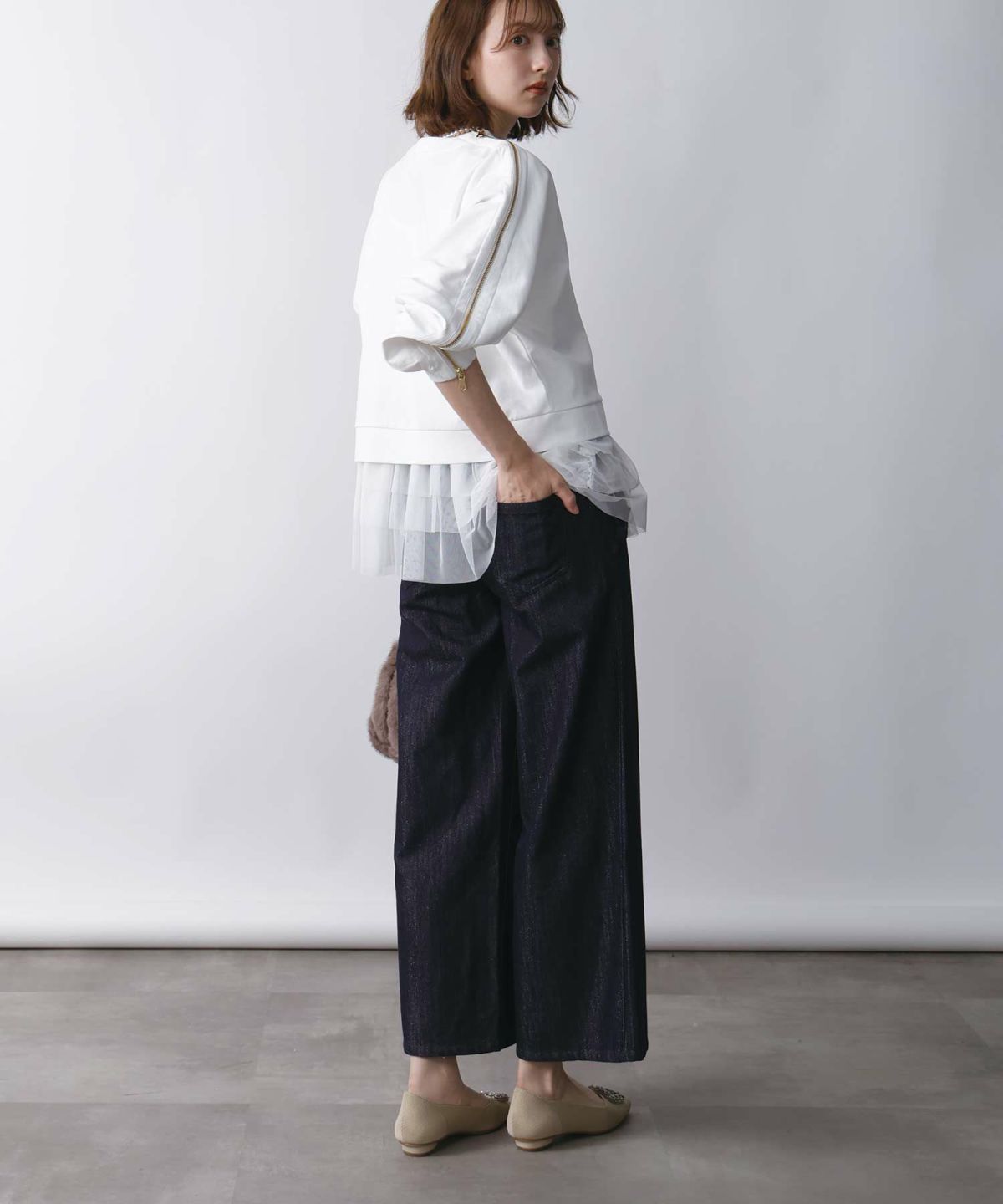 model：H171　着用サイズ：M　オフホワイト