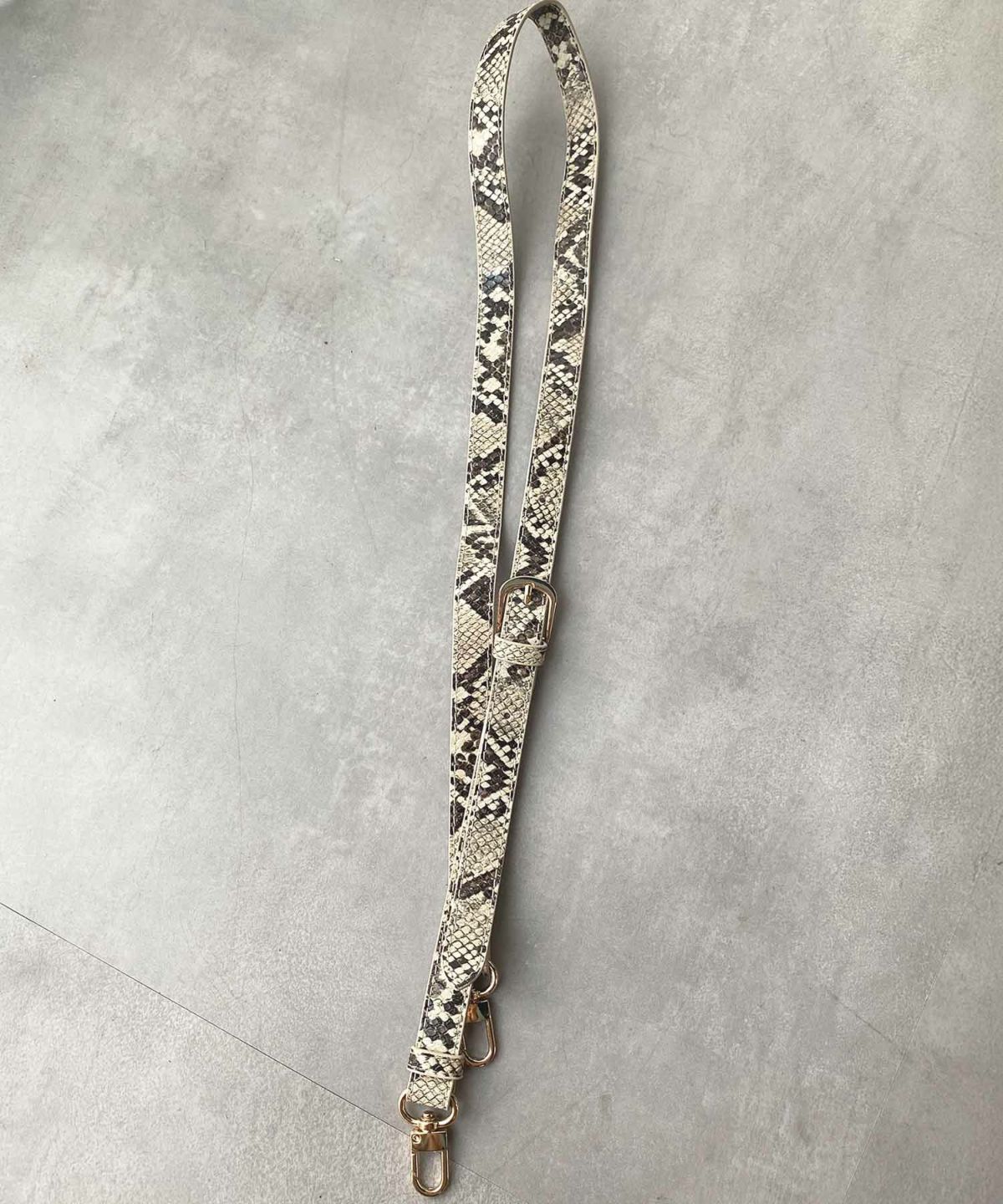 ショルダーストラップ