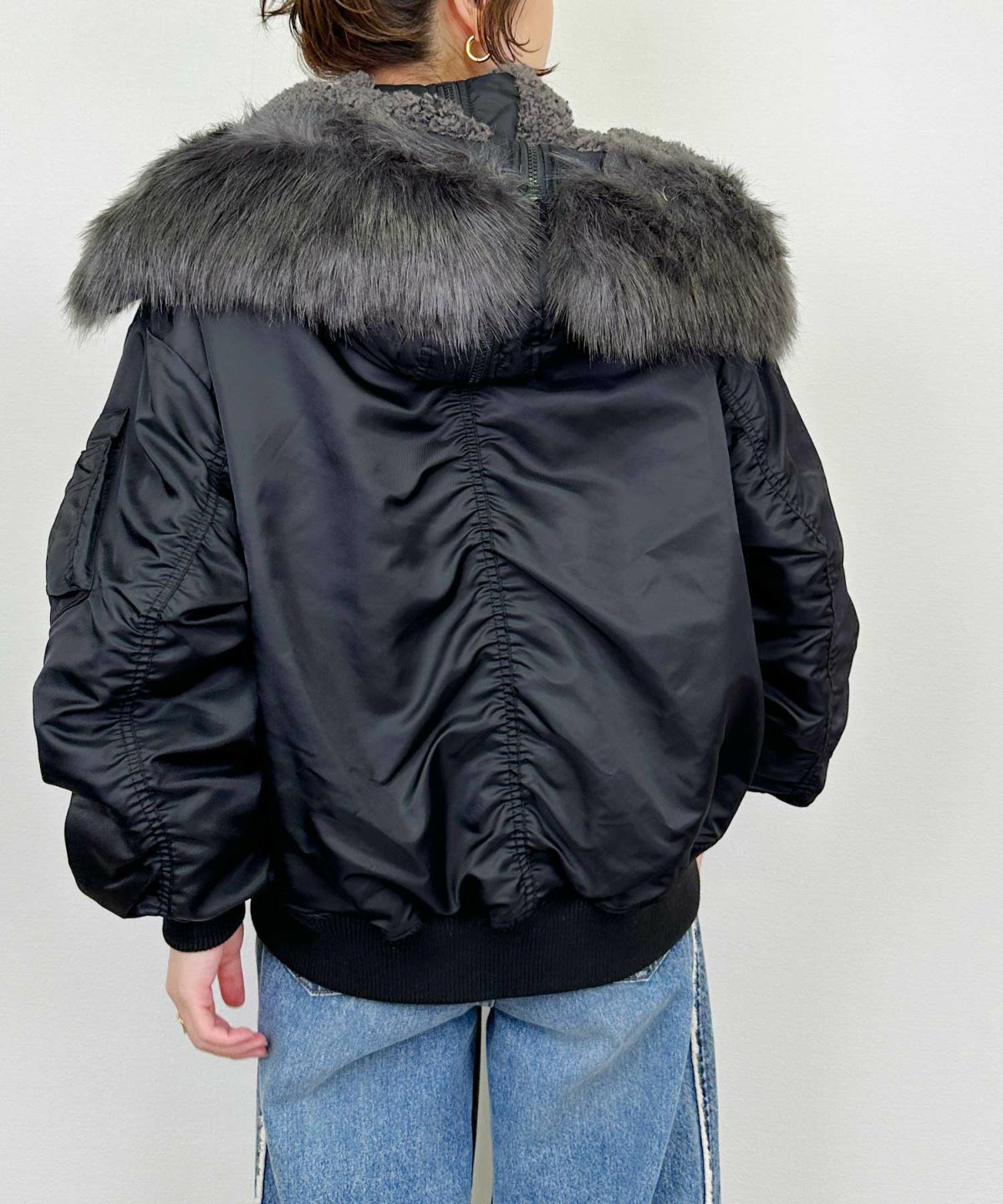 model：H164　着用サイズ：M　ブラック