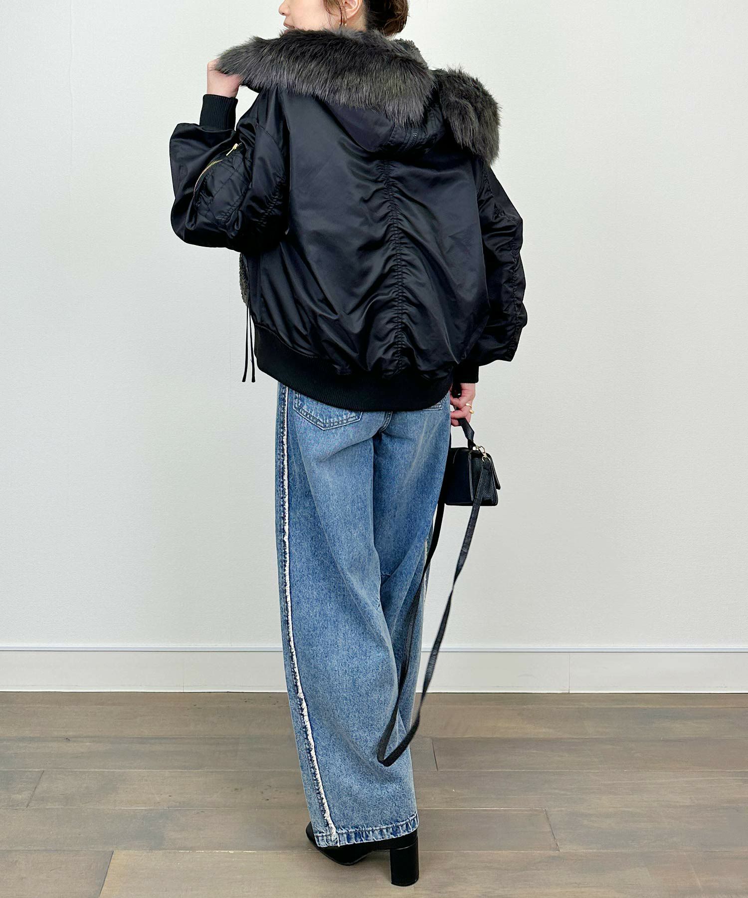 model：H164　着用サイズ：M　ブラック