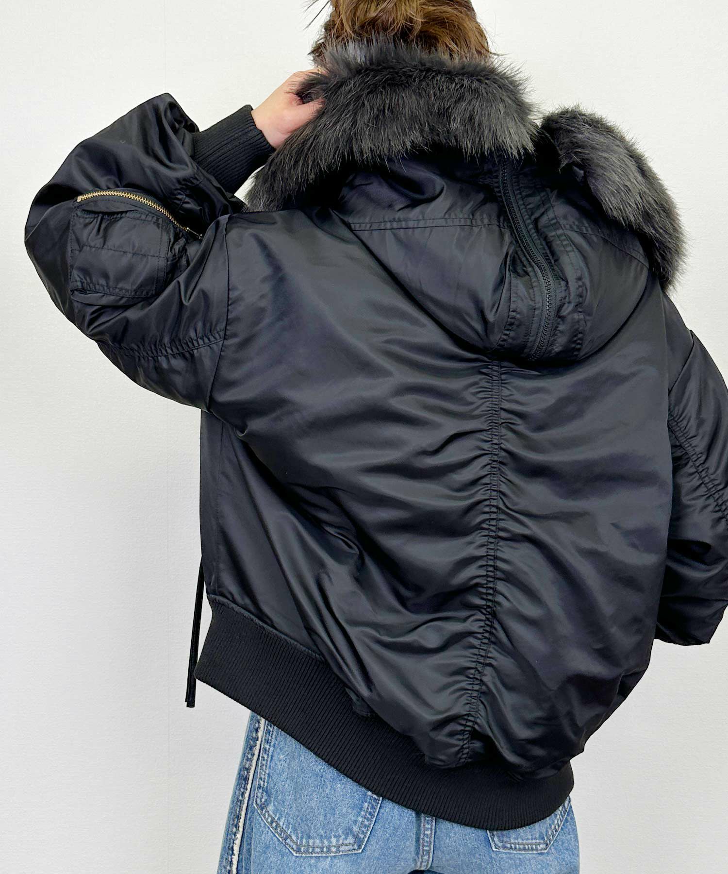 model：H164　着用サイズ：M　ブラック