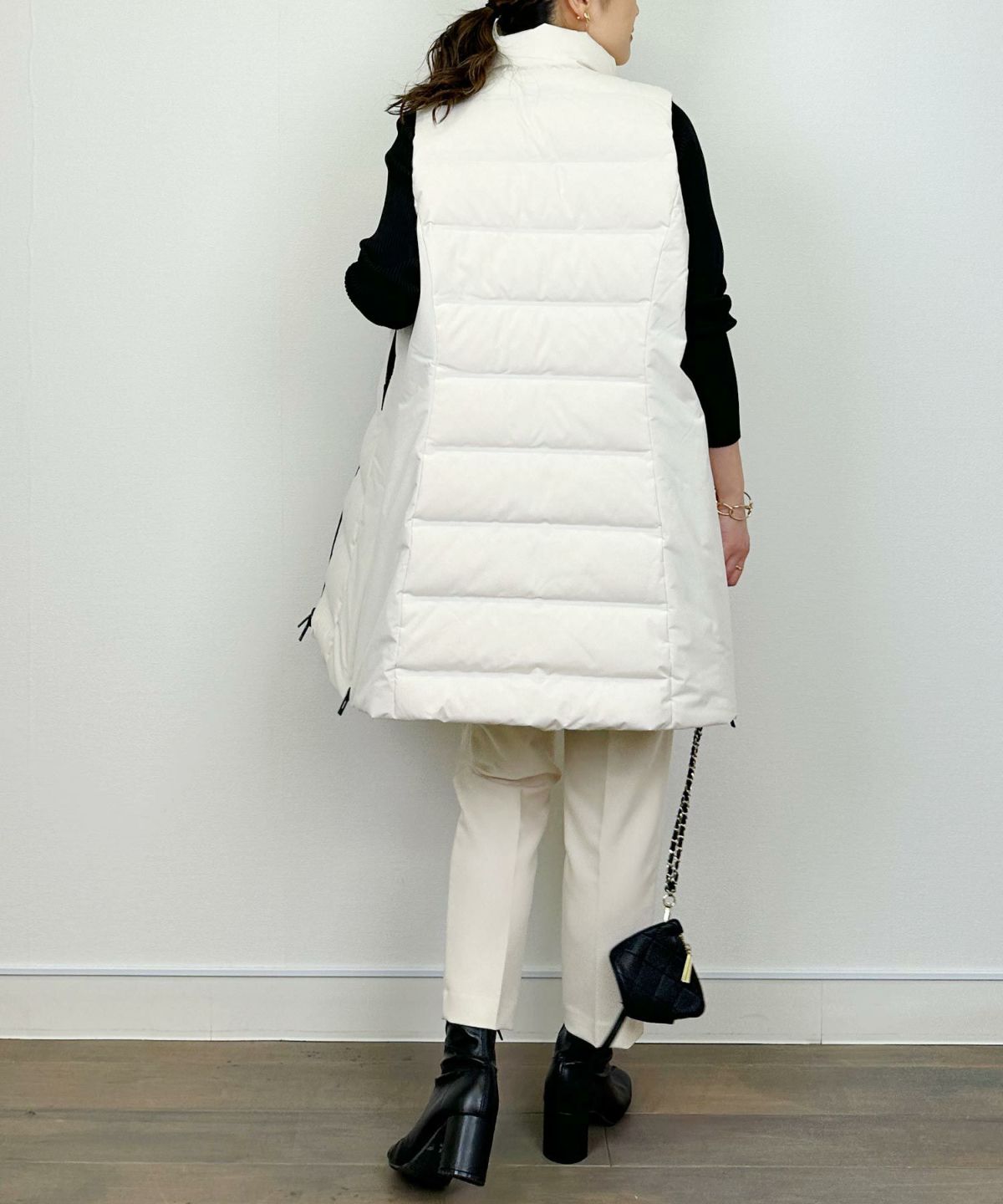 model：H164　着用サイズ：M　オフホワイト