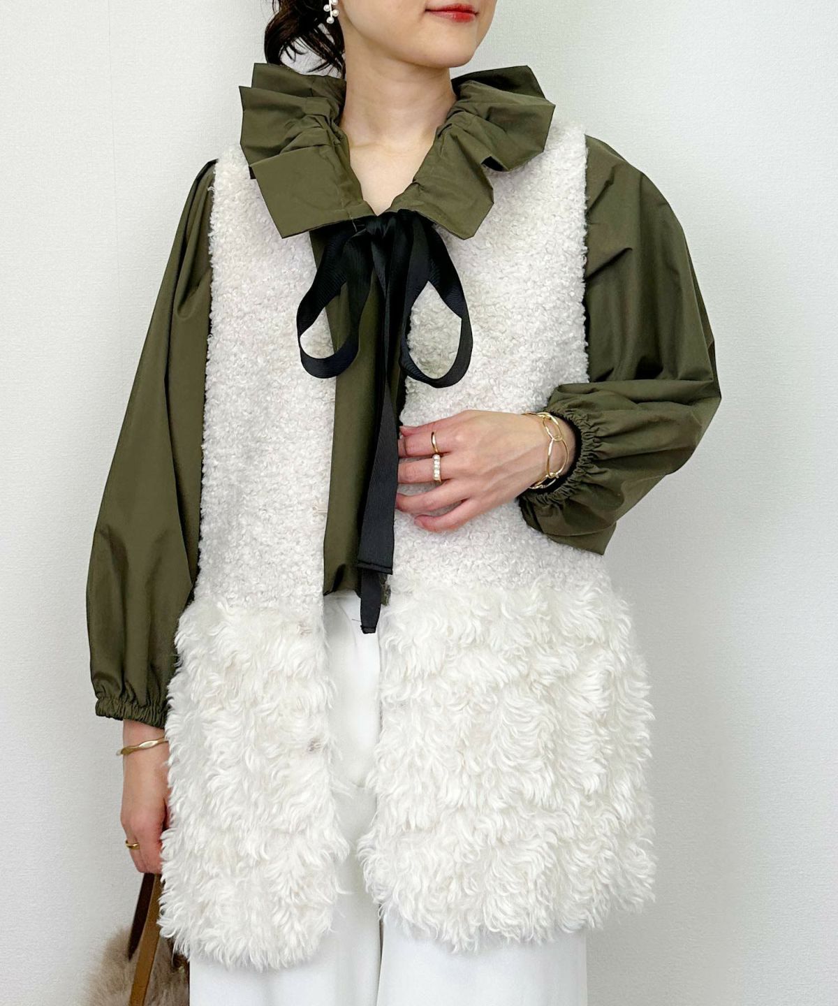 model：H164　着用サイズ：M オフホワイト