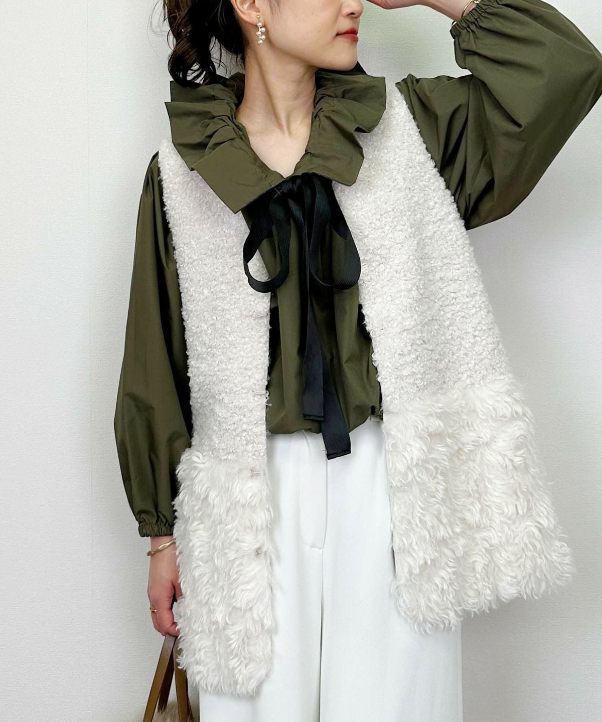 model：H164　着用サイズ：M オフホワイト