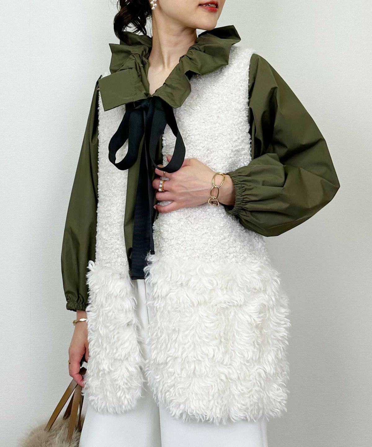 model：H164　着用サイズ：M オフホワイト