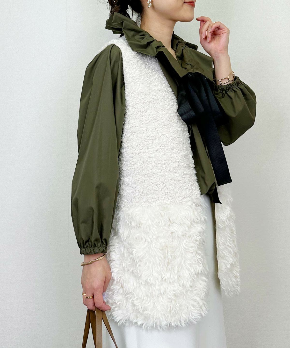 model：H164　着用サイズ：M オフホワイト