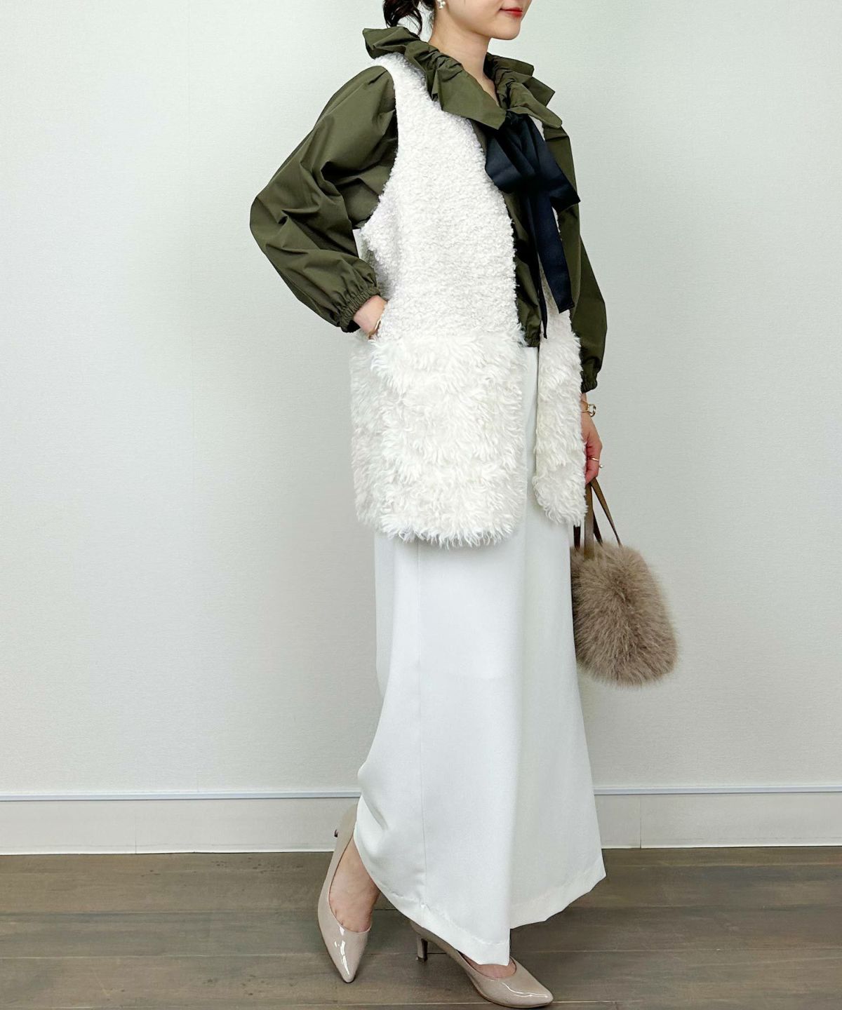 model：H164　着用サイズ：M オフホワイト