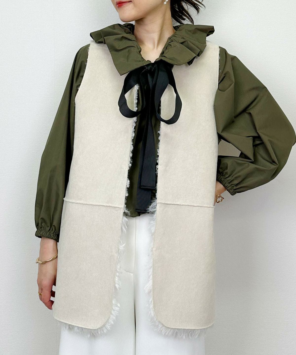 model：H164　着用サイズ：M オフホワイト