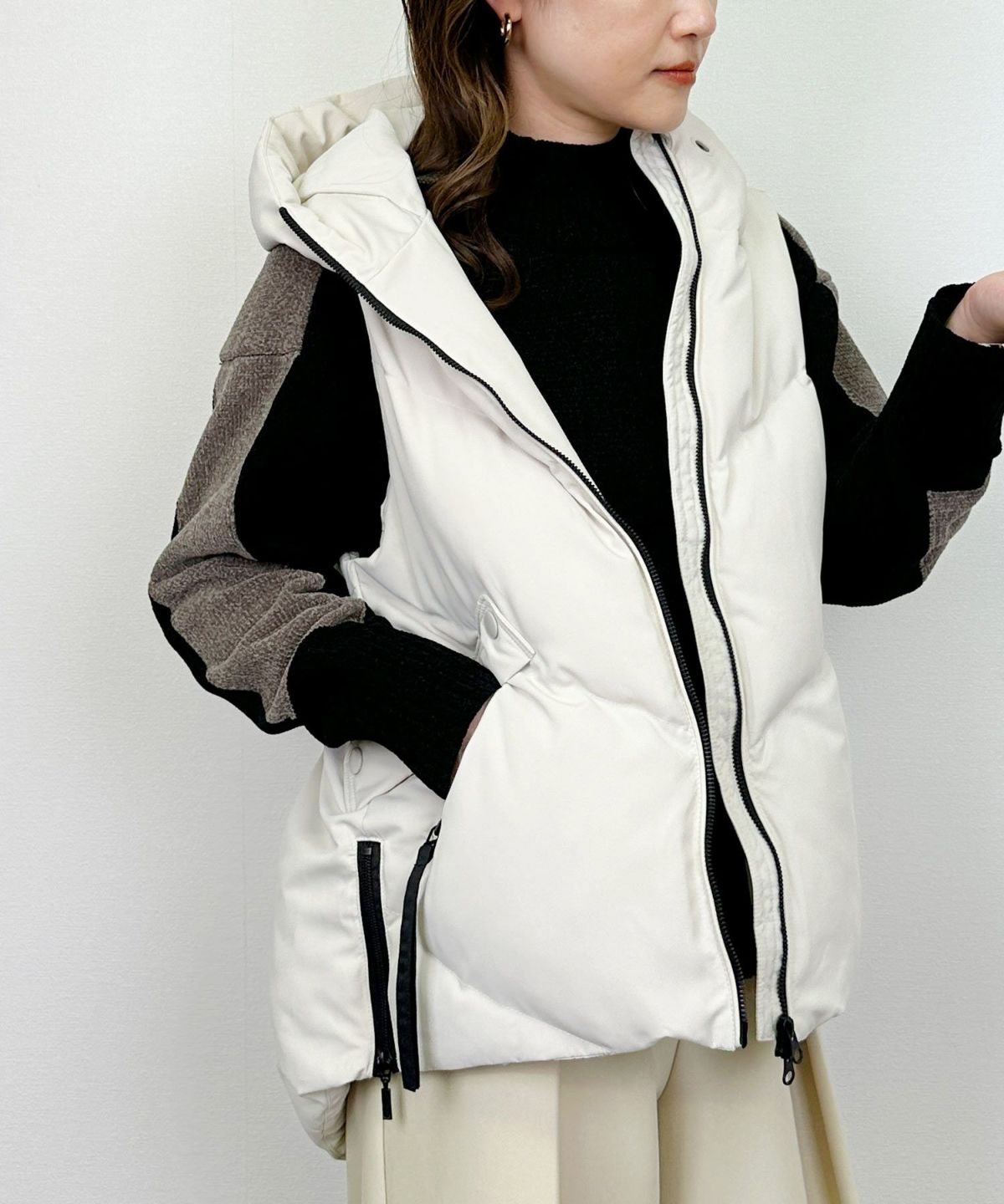 model：H164　着用サイズ：M　オフホワイト