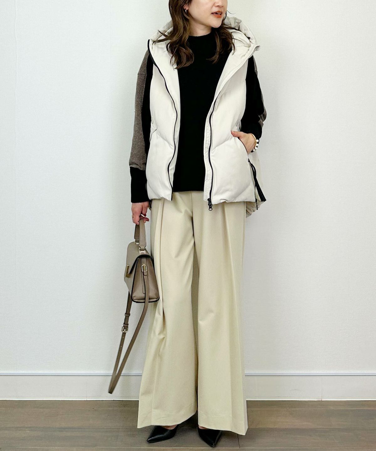 model：H164　着用サイズ：M　オフホワイト