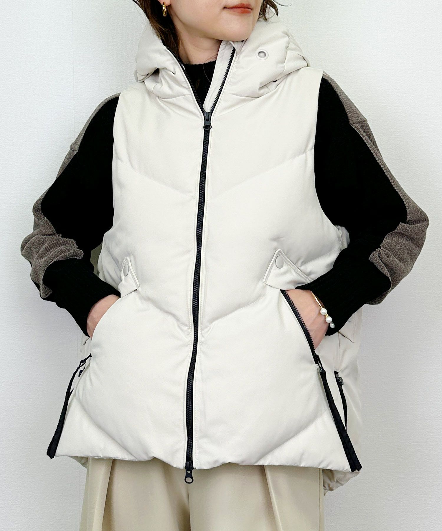 MACKINTOSH LONDONフード付きダウンベスト ホワイト MACKINTOSH LONDONフード付きダウンベスト ホワイト