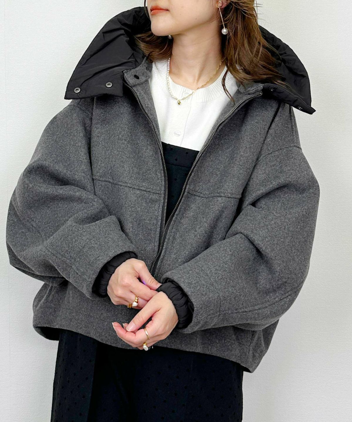 model：H164　着用サイズ：M　チャコールグレー