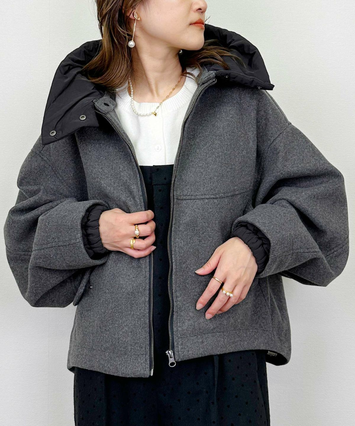 model：H164　着用サイズ：M　チャコールグレー