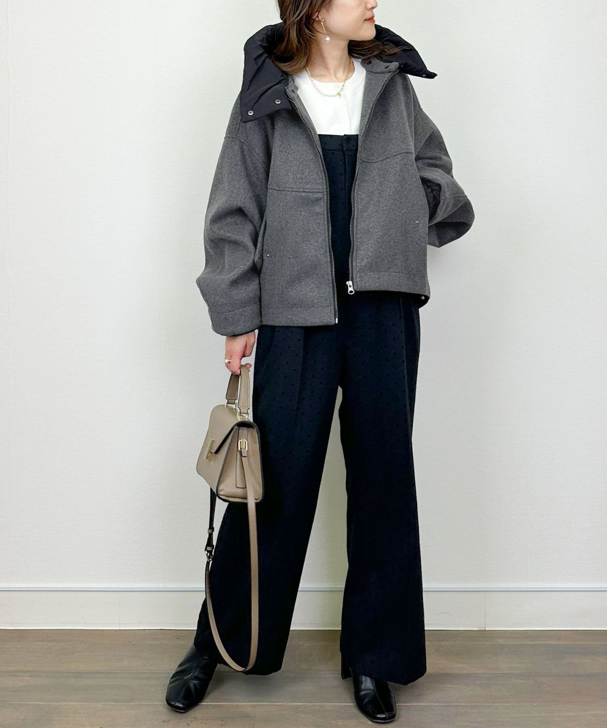 model：H164　着用サイズ：M　チャコールグレー