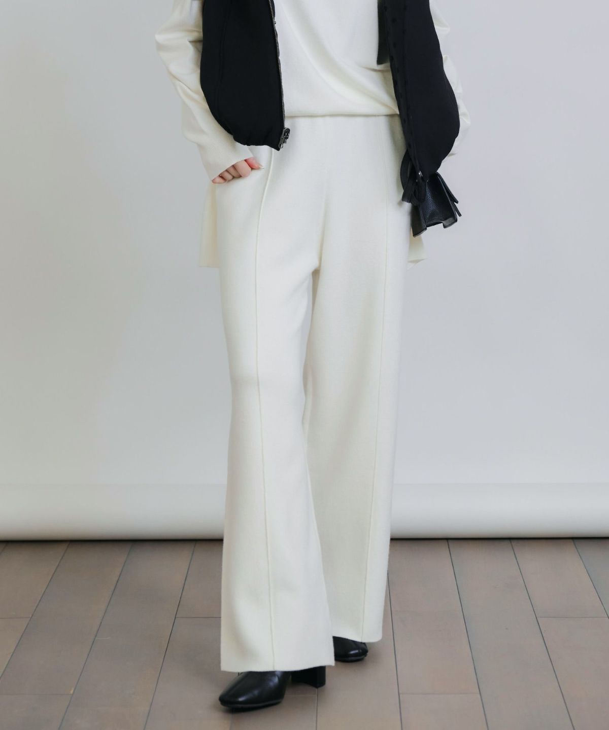 model：H155　着用サイズ：M　オフホワイト　セットアップ