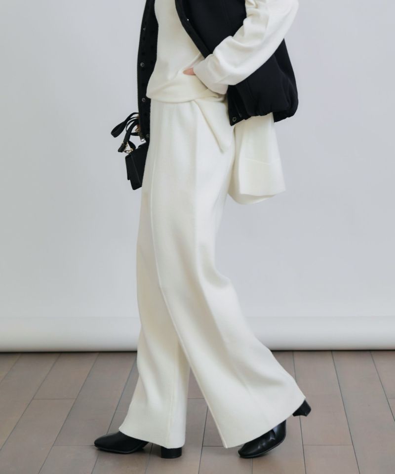 model：H155　着用サイズ：M　オフホワイト　セットアップ