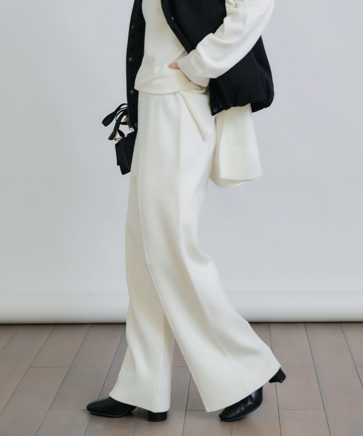 model：H155　着用サイズ：M　オフホワイト　セットアップ