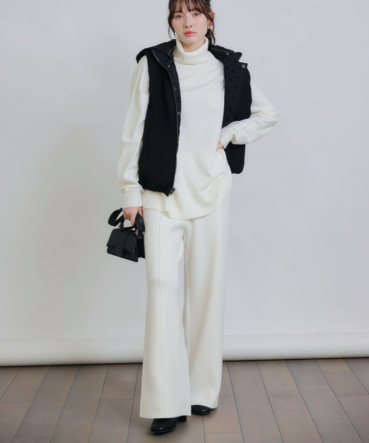 model：H155　着用サイズ：M　オフホワイト　セットアップ