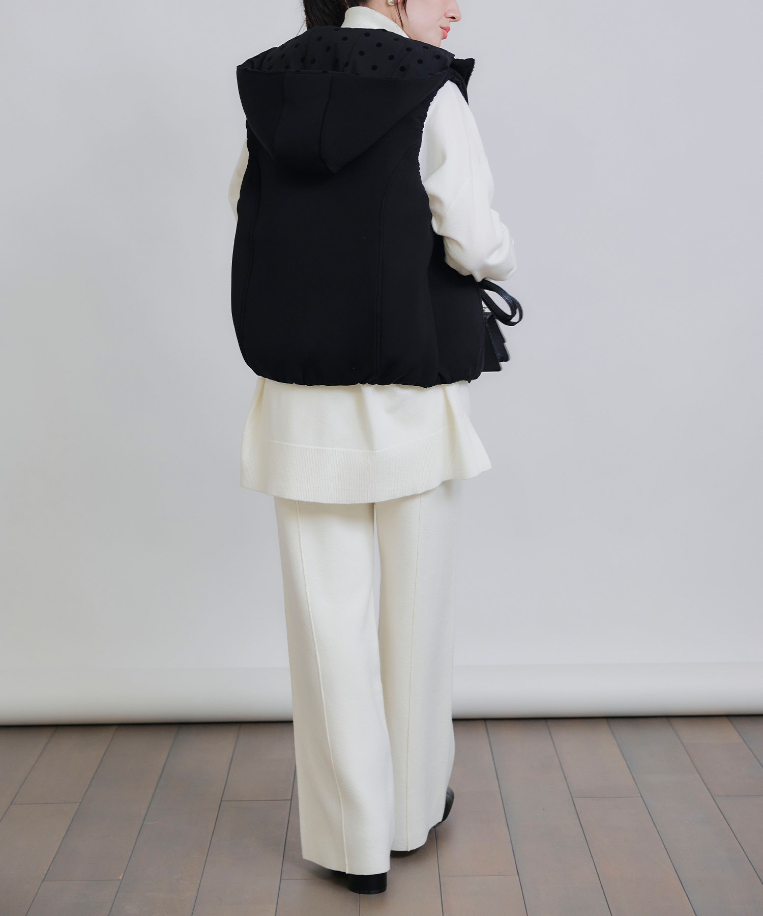 model：H155　着用サイズ：M　オフホワイト　セットアップ