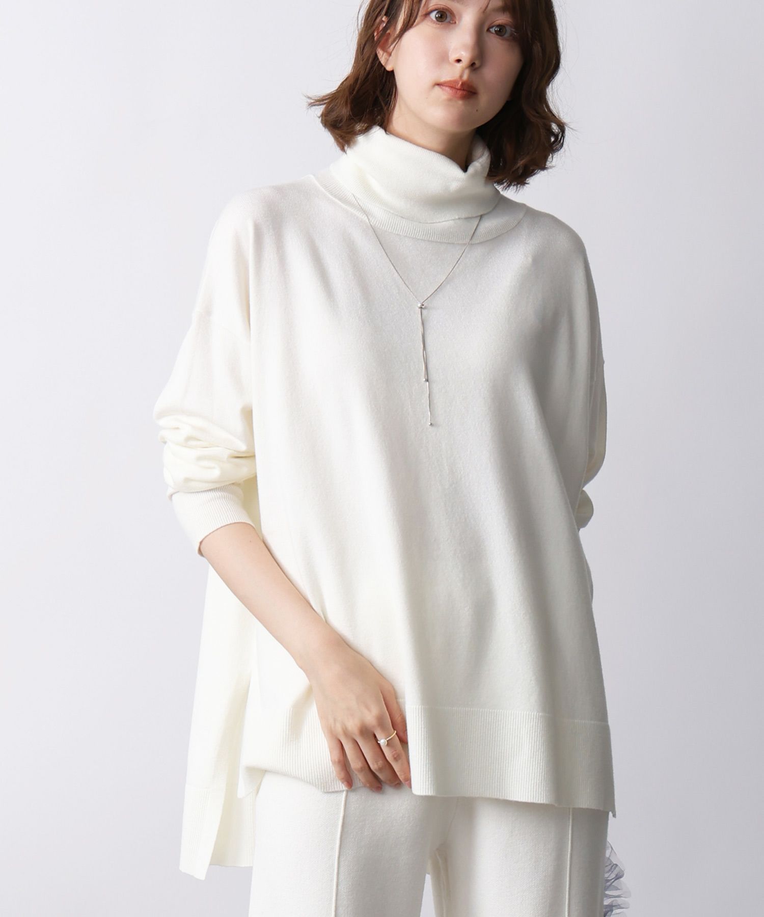 model：H171　着用サイズ：M　オフホワイト　セットアップ