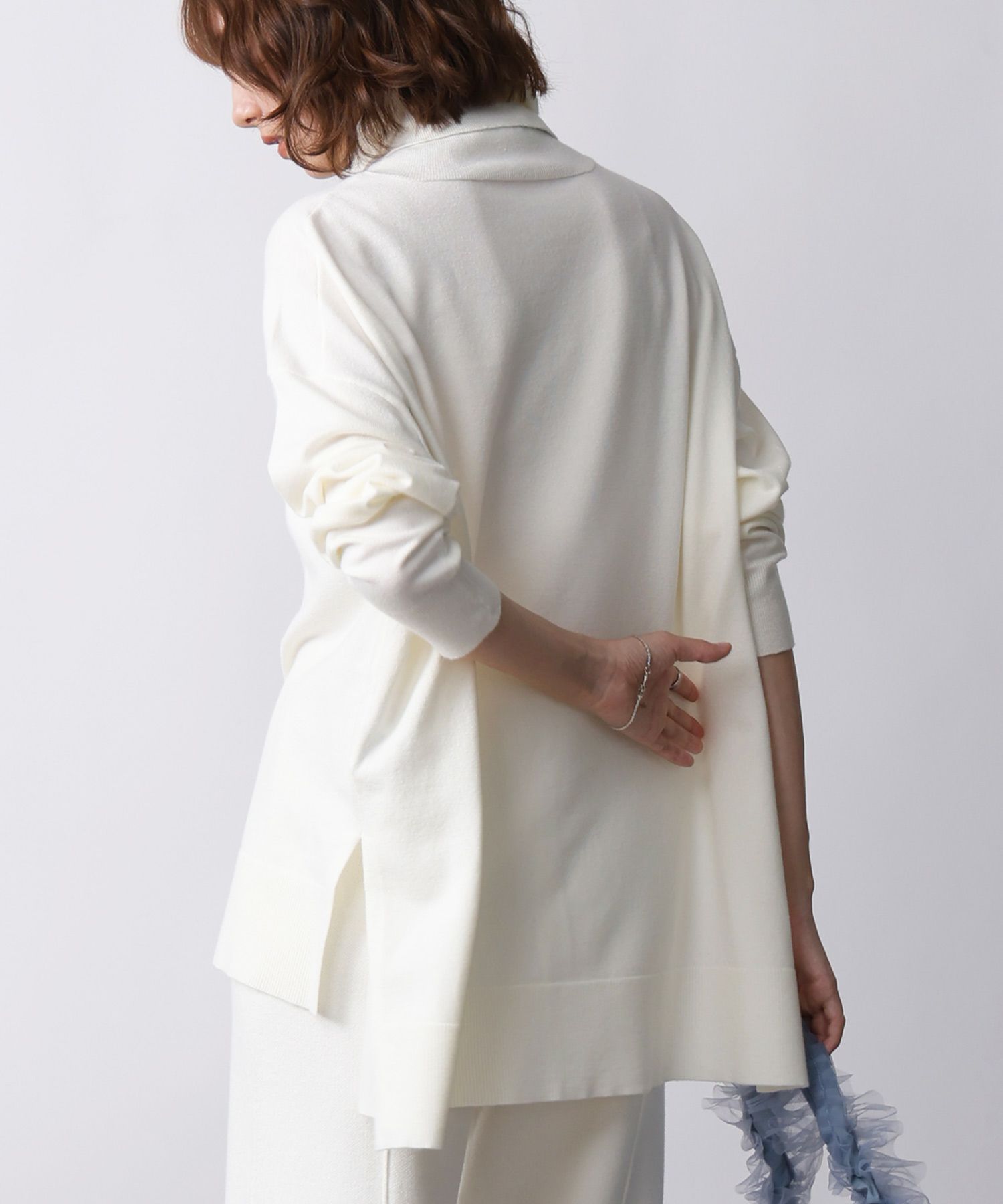 model：H171　着用サイズ：M　オフホワイト　セットアップ