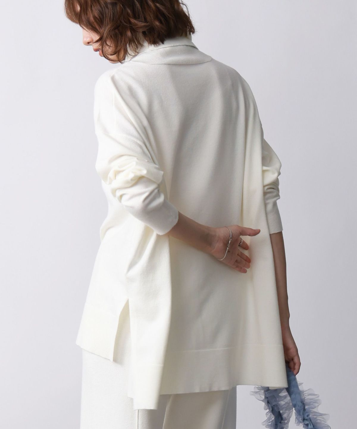 model：H171　着用サイズ：M　オフホワイト　セットアップ