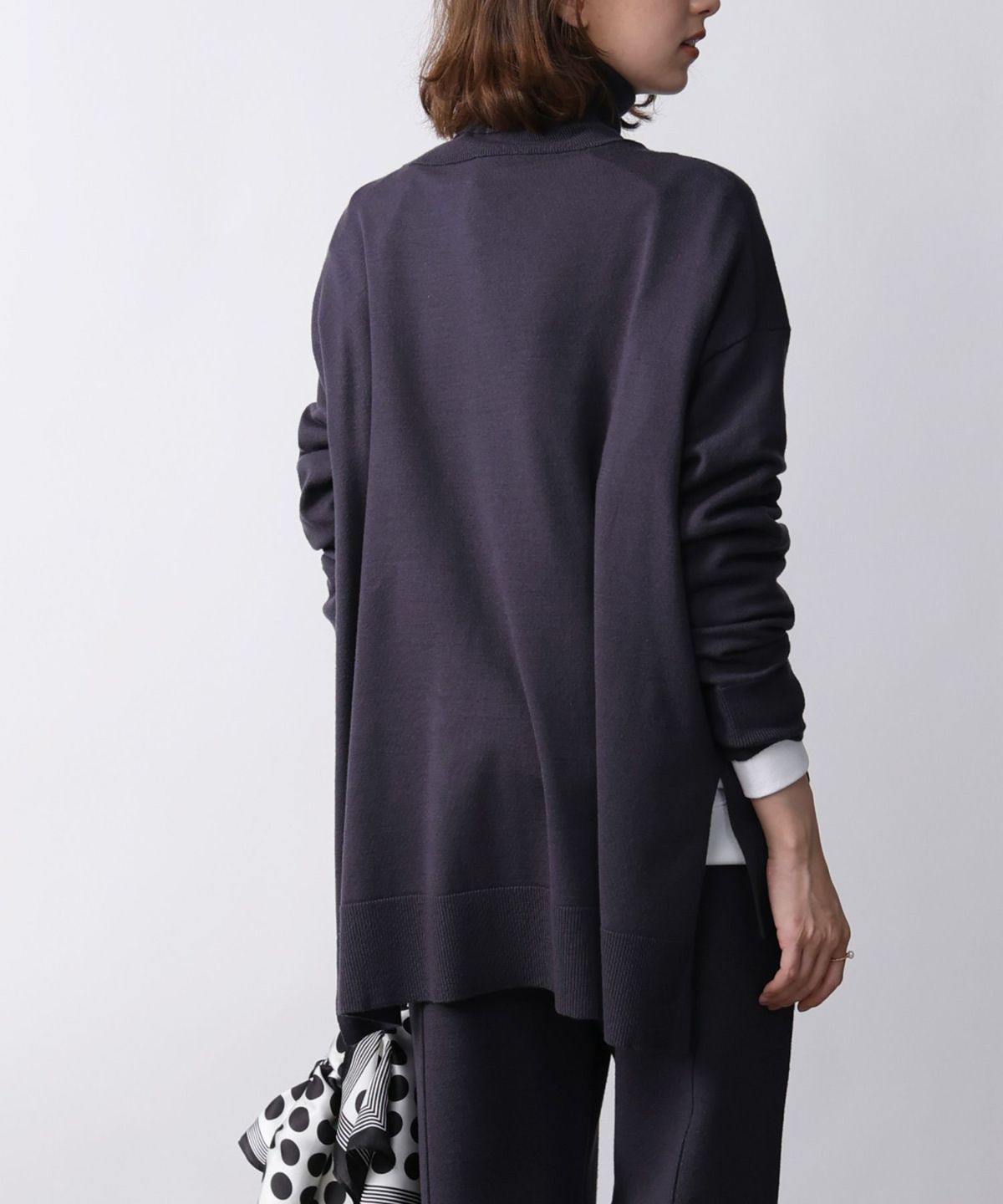 model：H171　着用サイズ：M　ダークグレー　セットアップ