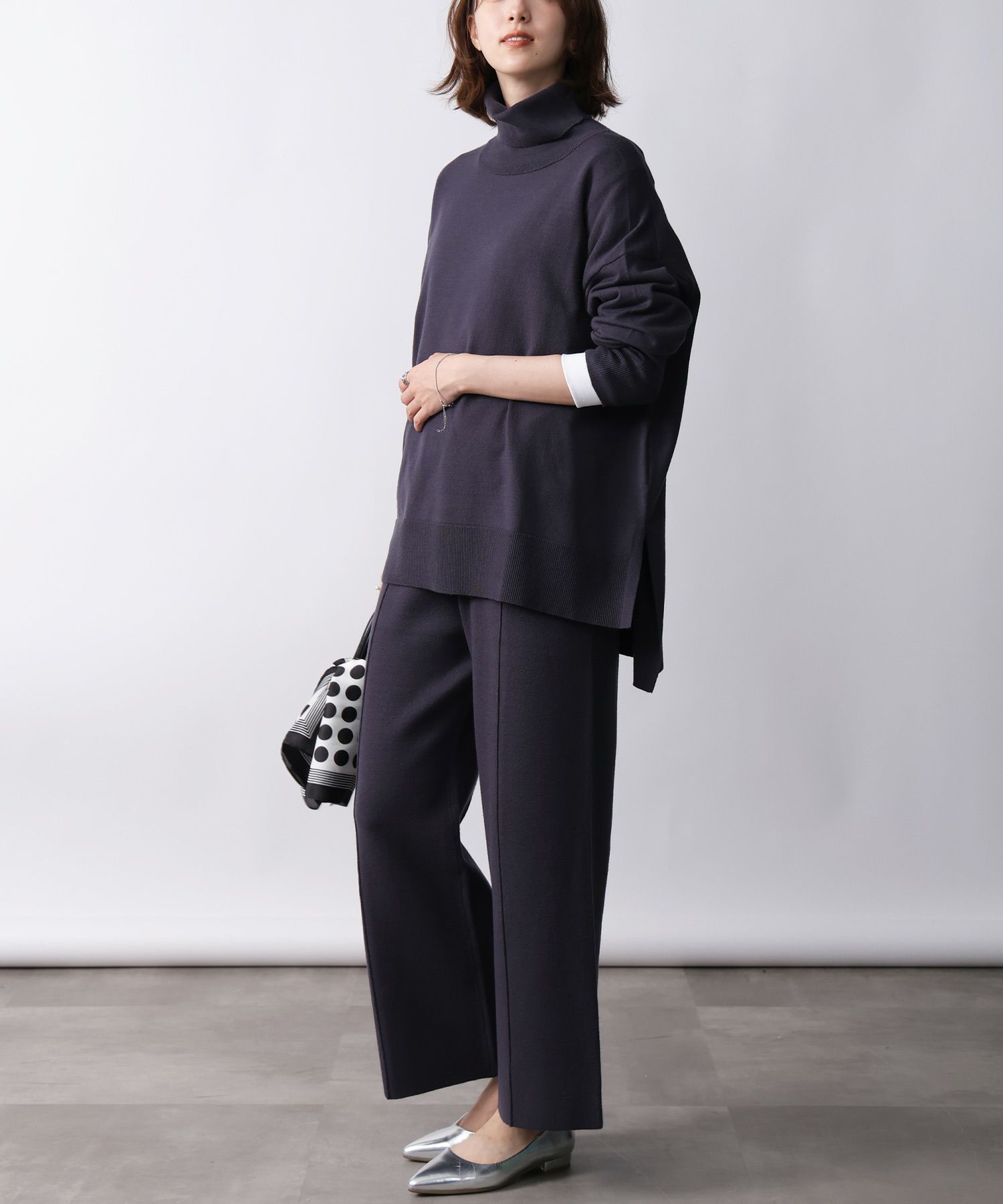 model：H171　着用サイズ：M　ダークグレー　セットアップ