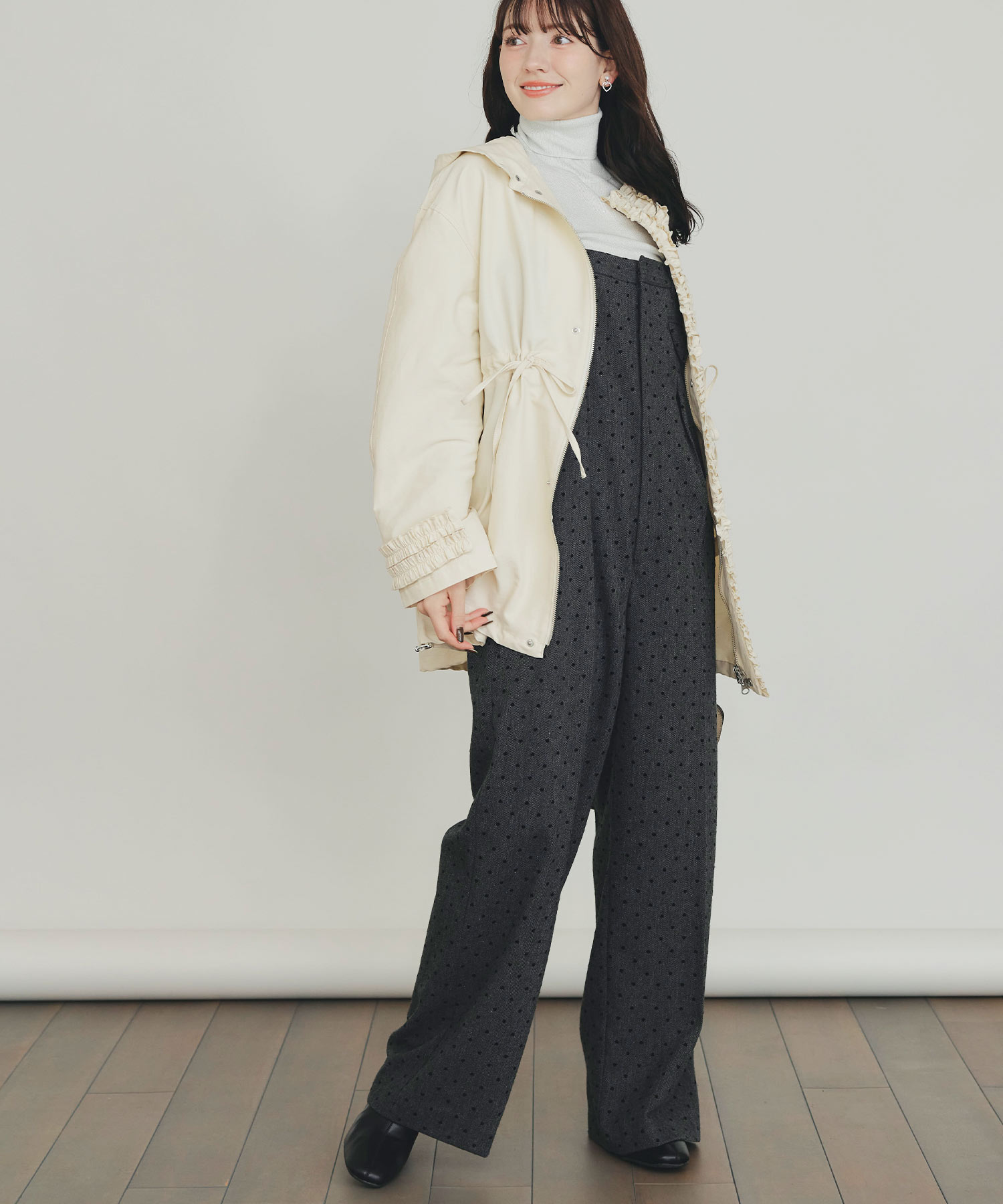 model：H155　着用サイズ：M　チャコールグレー