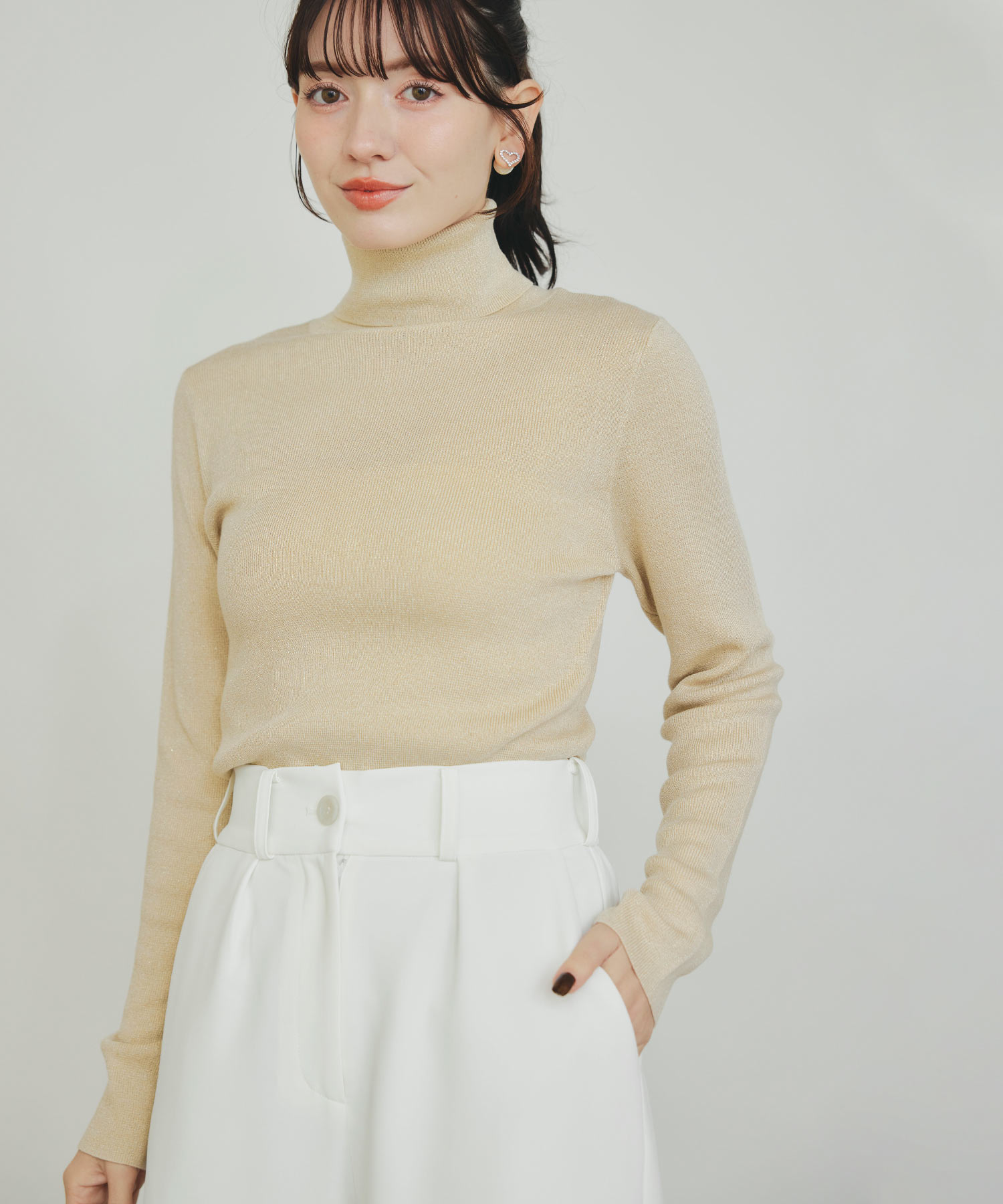 model：H155　着用サイズ：M　ベージュ