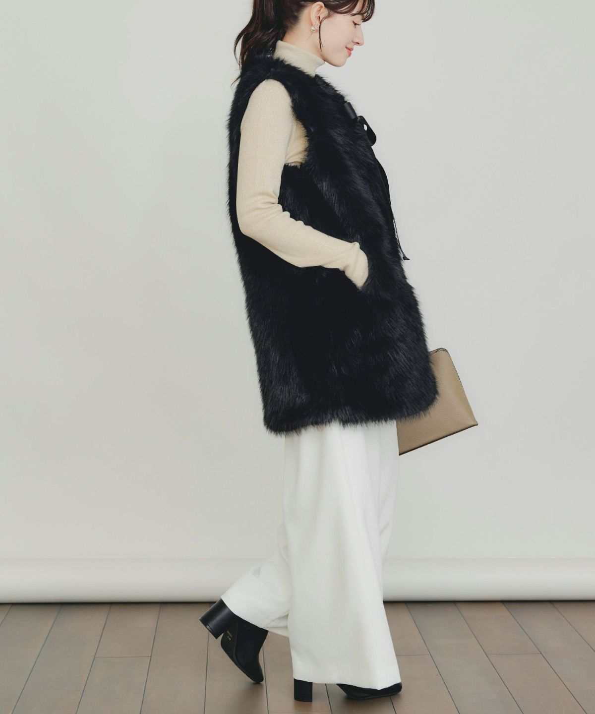 model：H155　着用サイズ：M　ベージュ