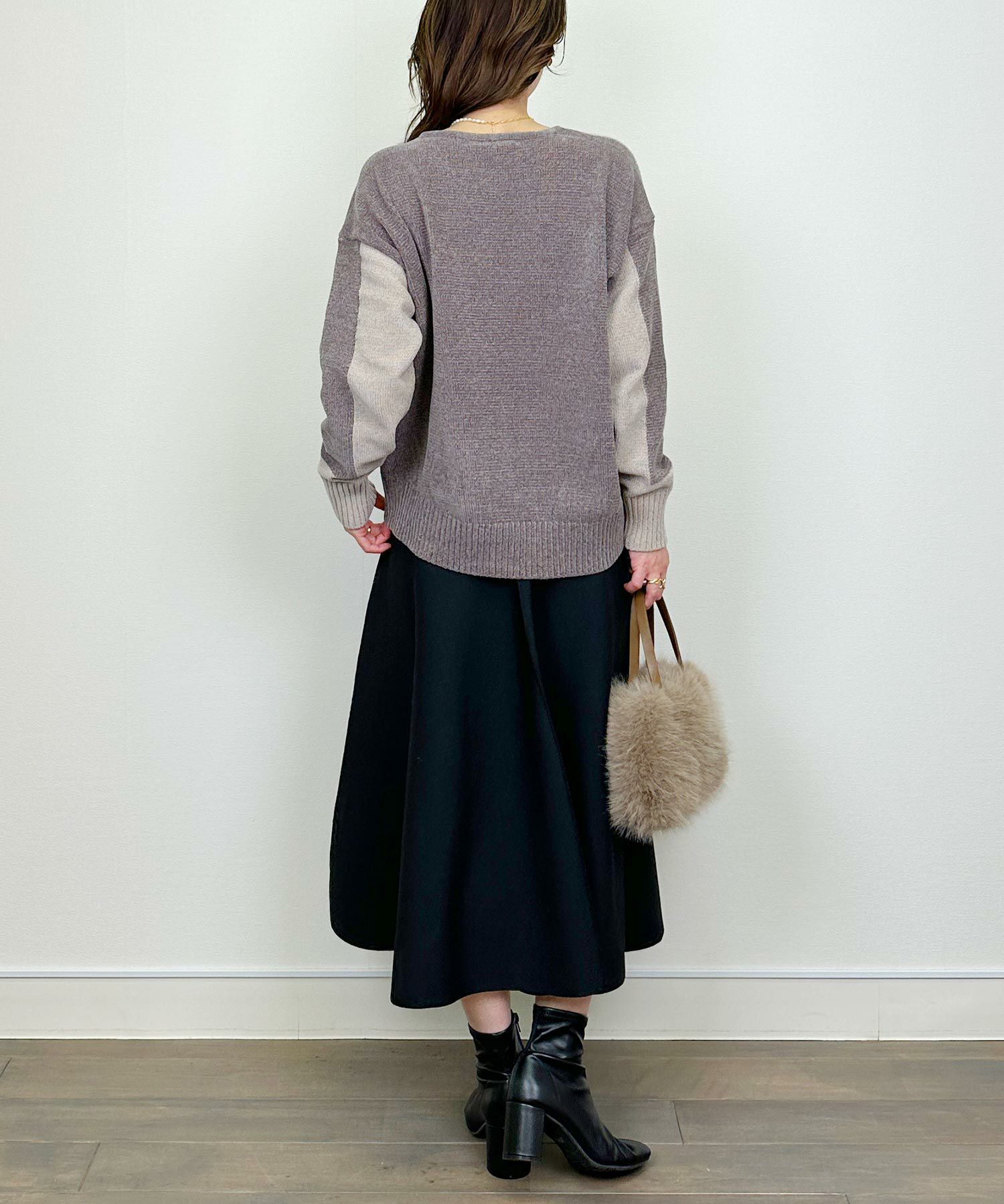 model：H164　着用サイズ：M　ベージュ