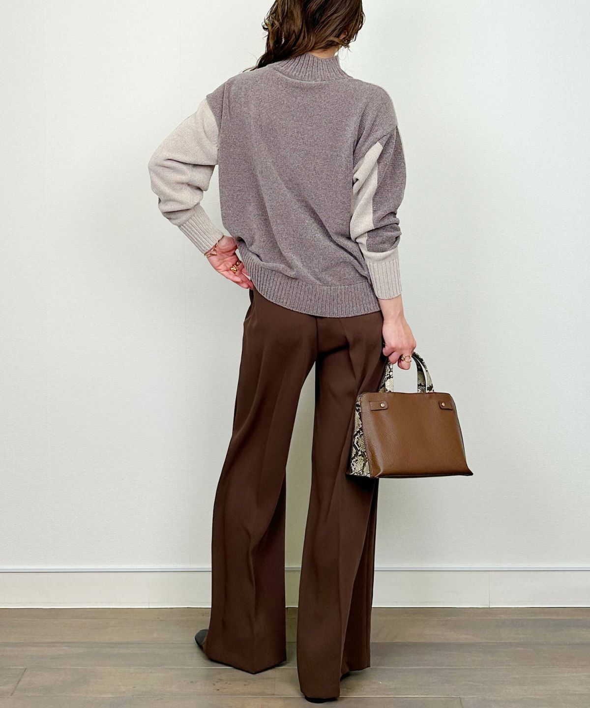 model：H164　着用サイズ：M　ベージュ