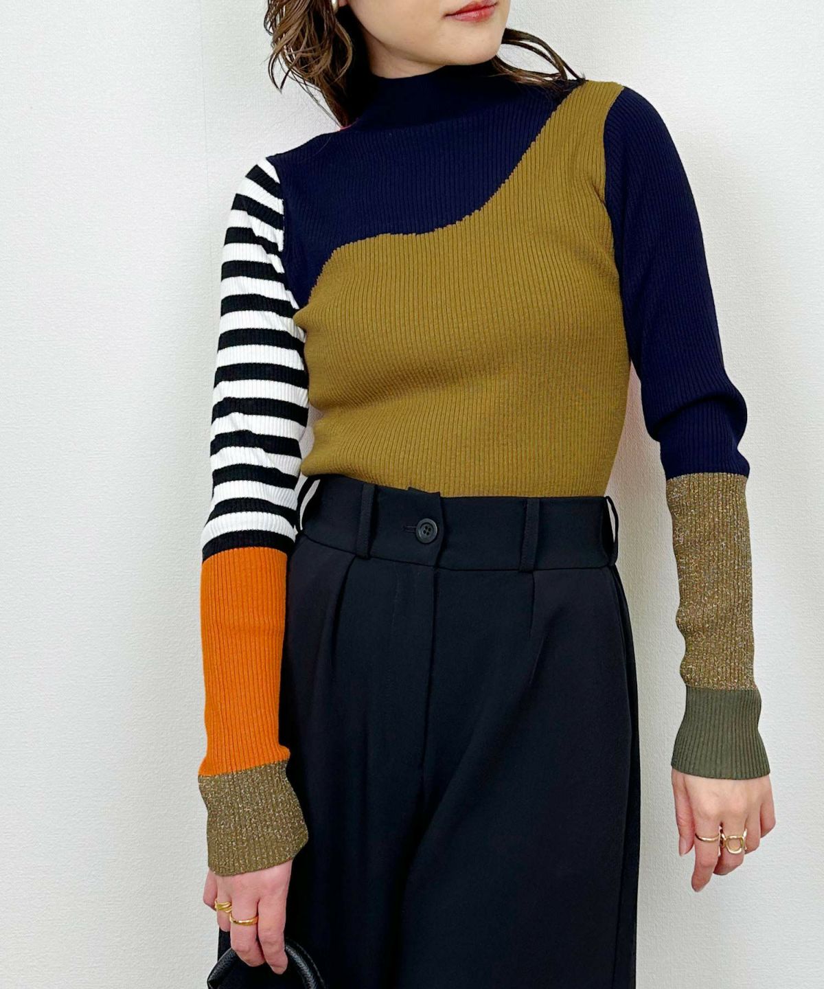 model：H164　着用サイズ：M　レッド