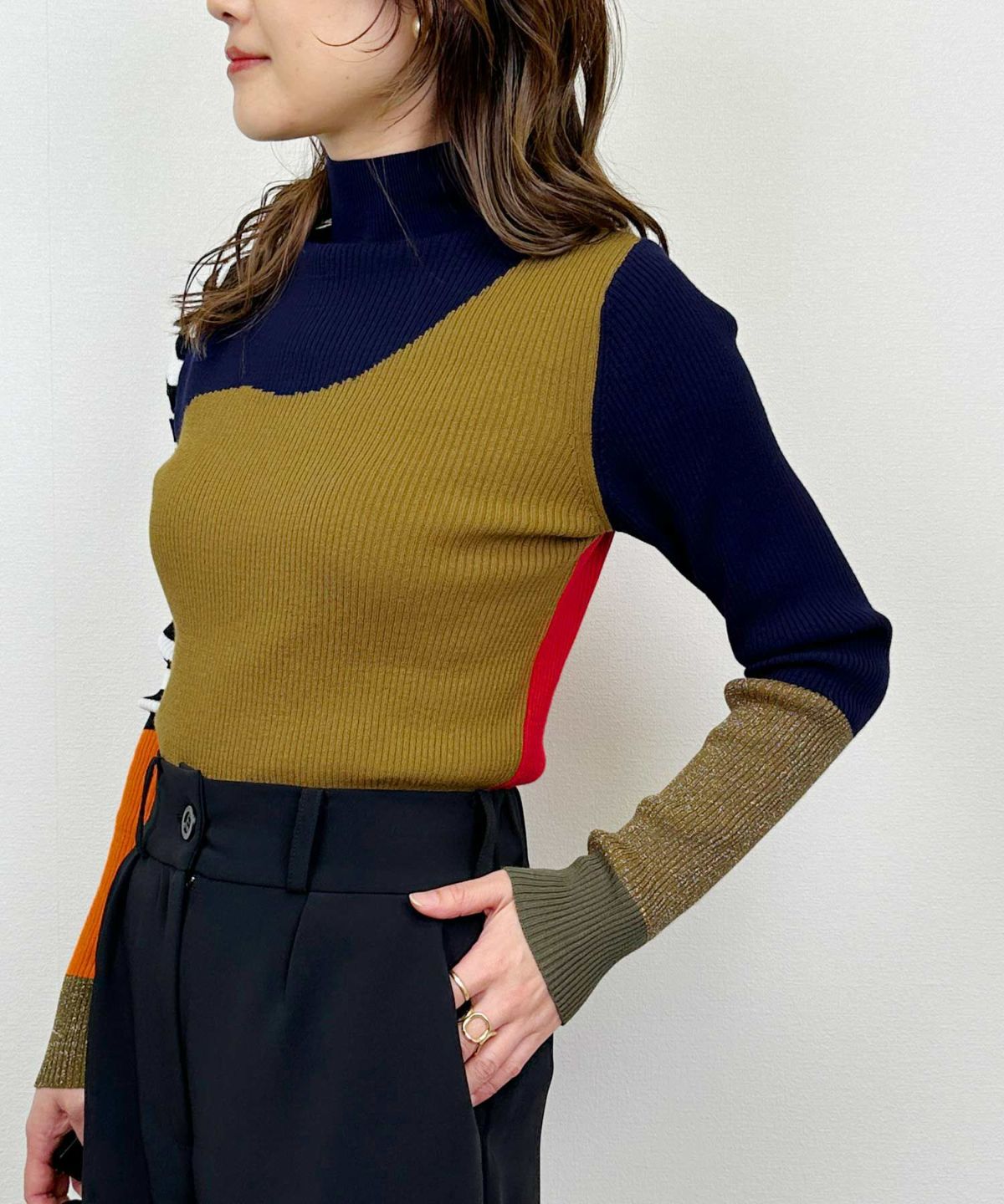 model：H164　着用サイズ：M　レッド