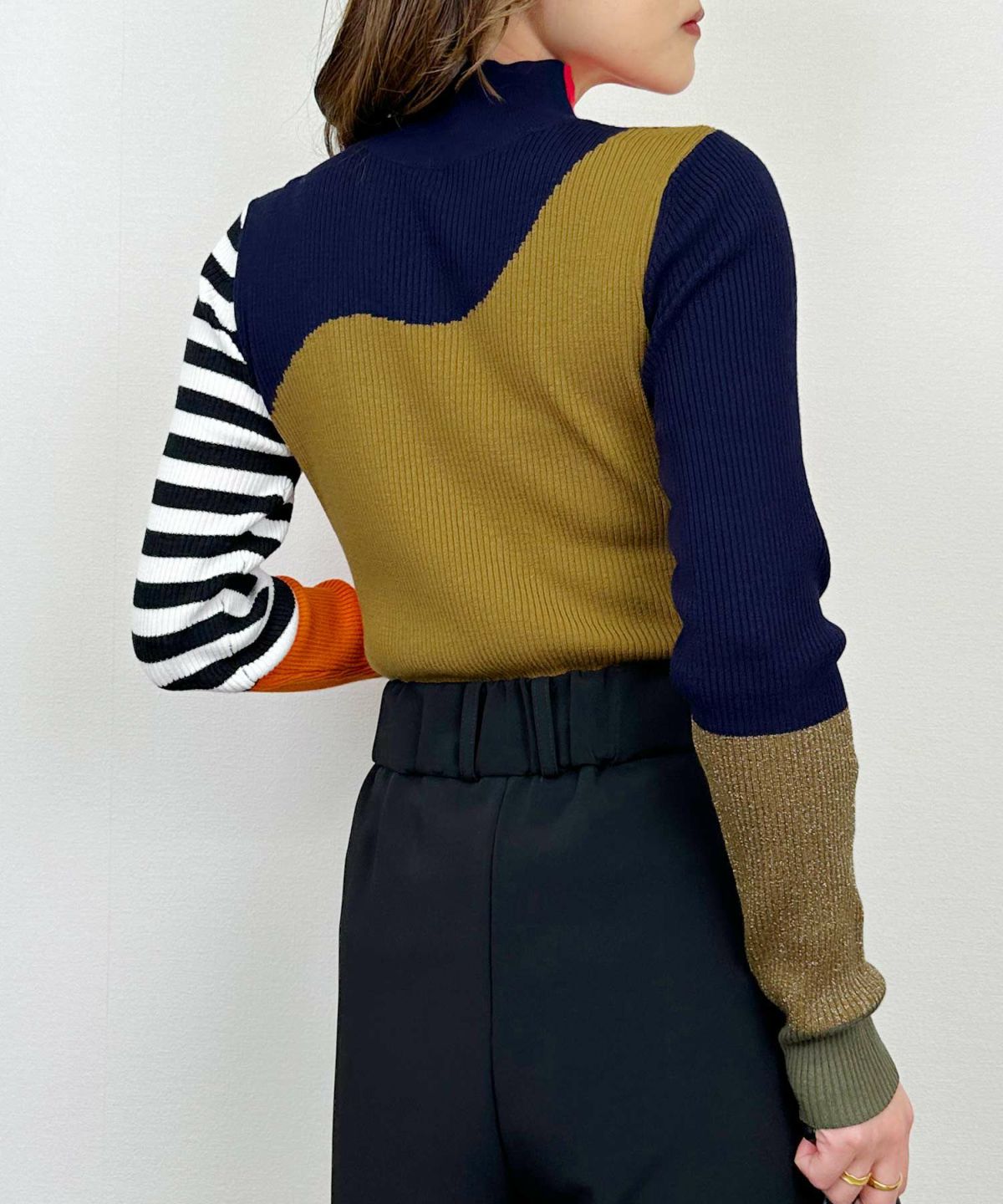 model：H164　着用サイズ：M　レッド