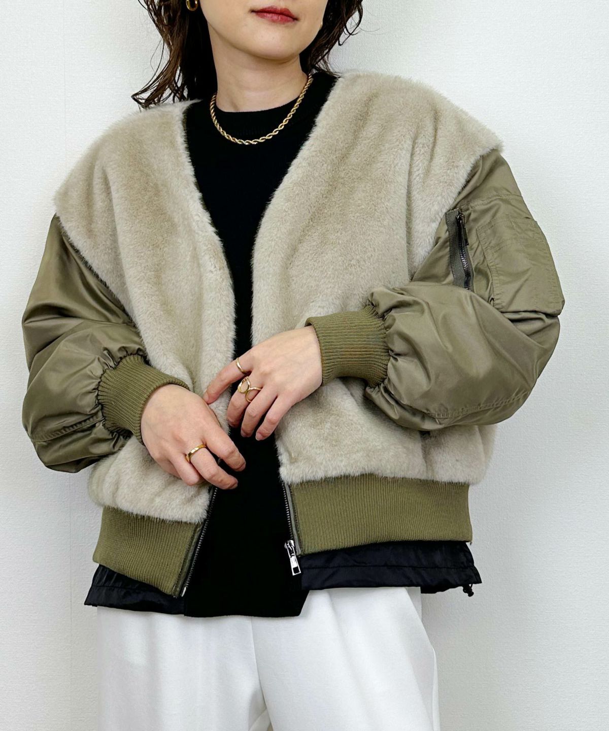 model：H164　着用サイズ：M　アイボリー