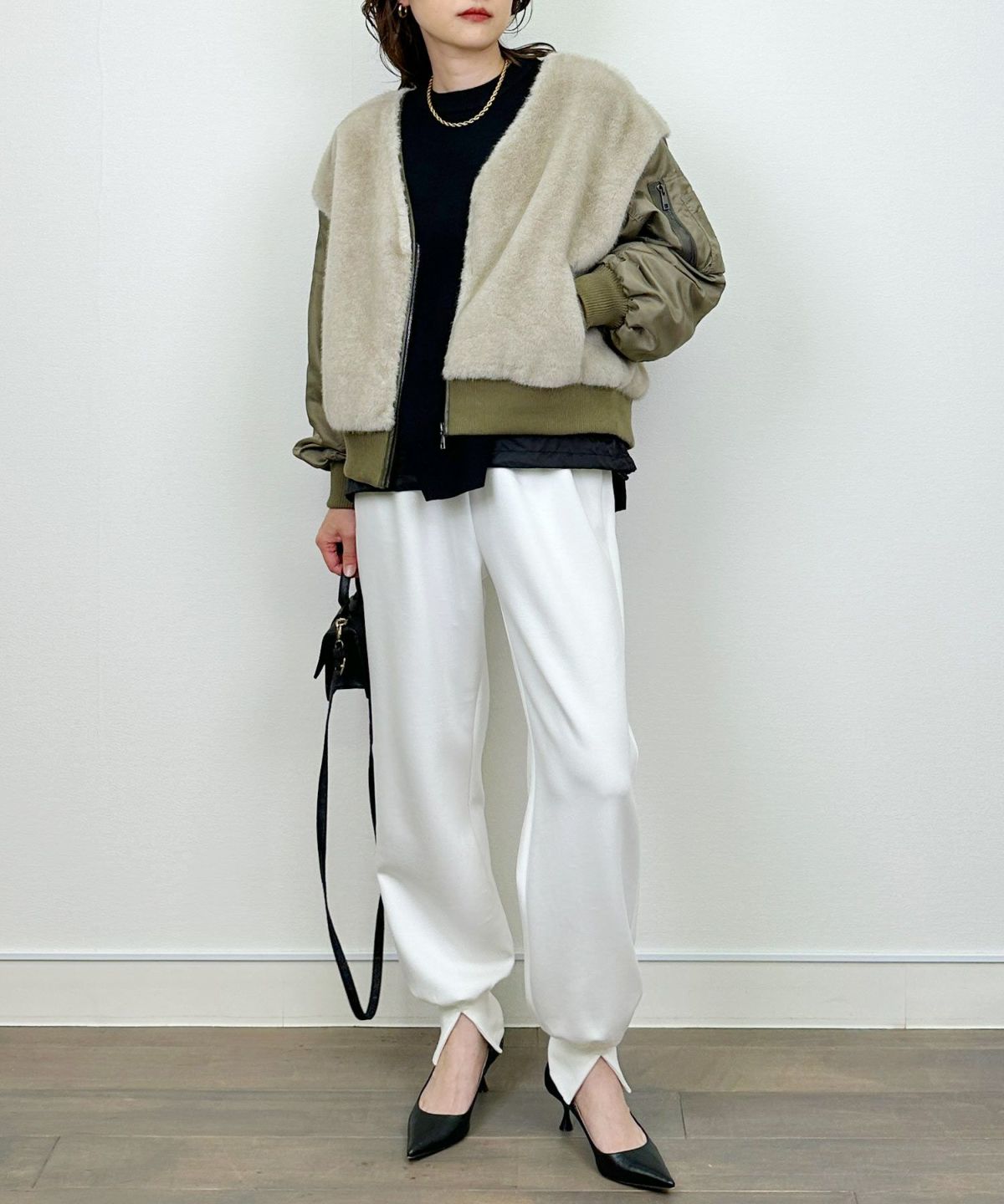 model：H164　着用サイズ：M　アイボリー