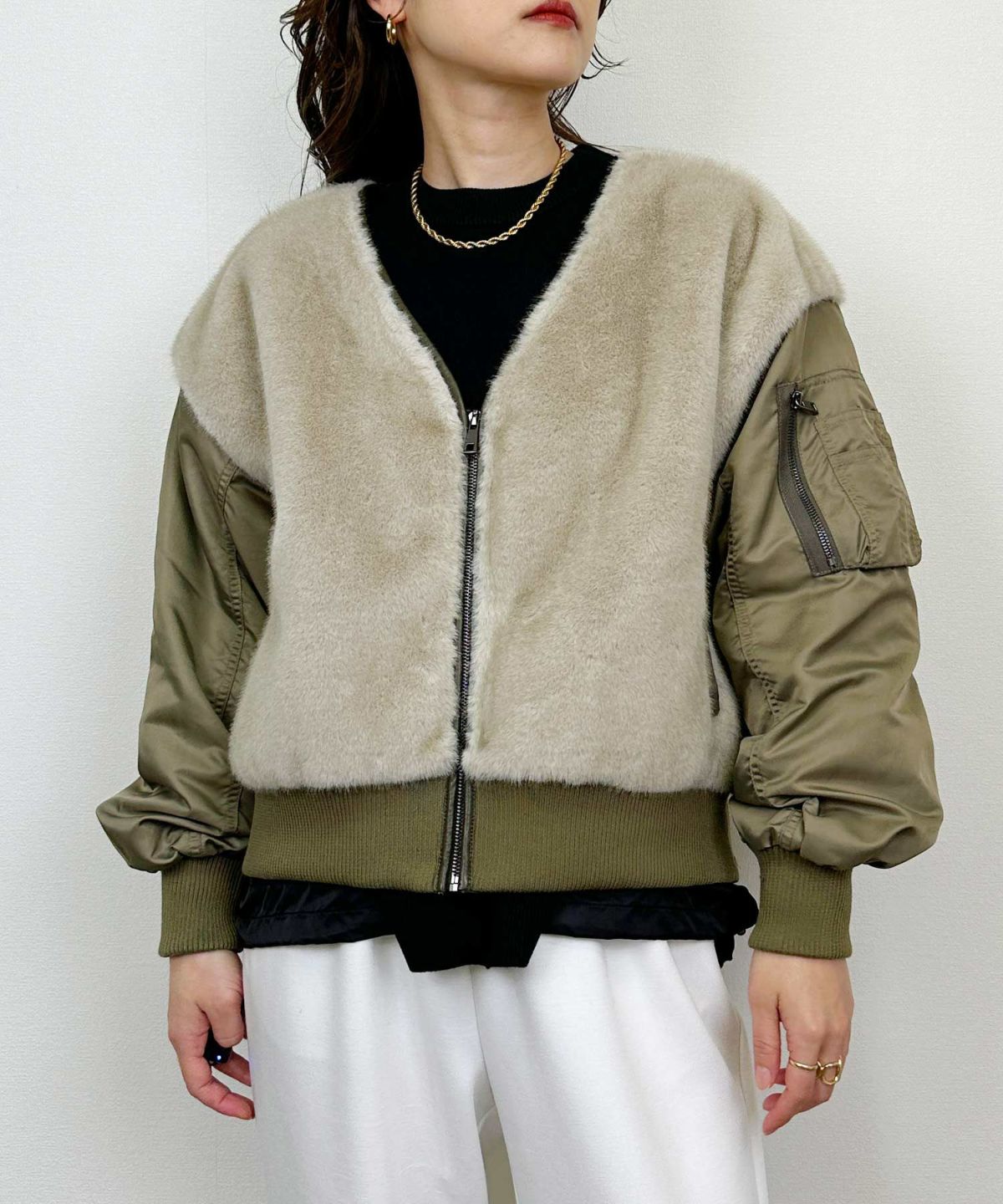 model：H164　着用サイズ：M　アイボリー