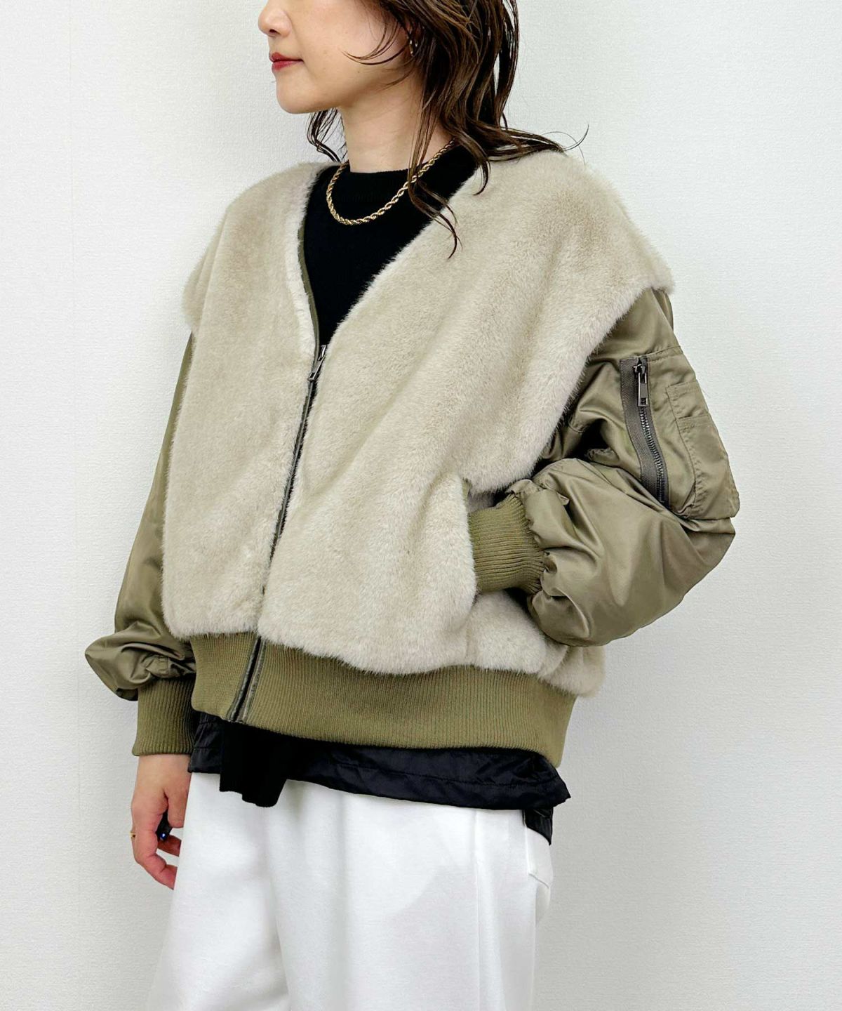 model：H164　着用サイズ：M　アイボリー