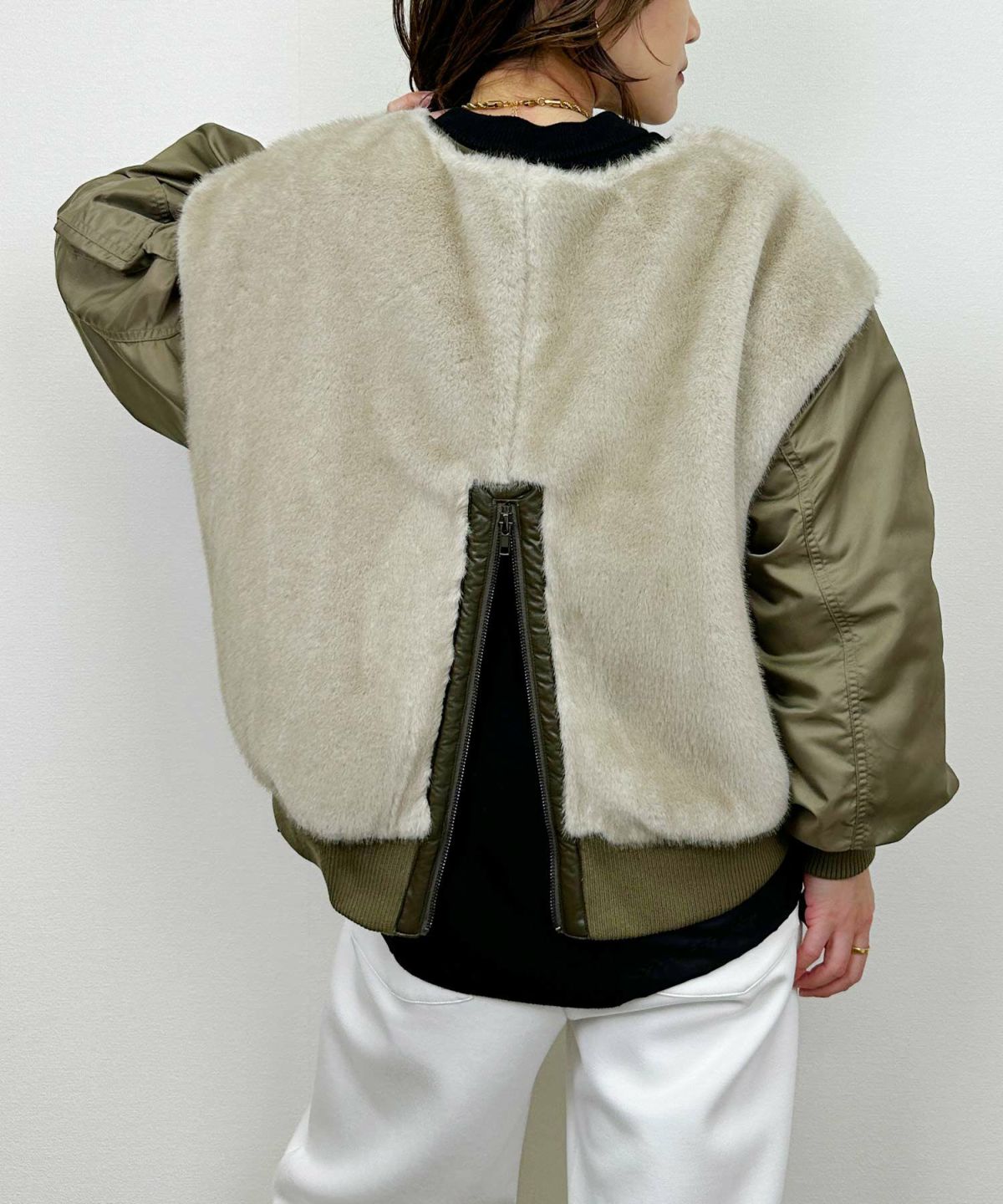 model：H164　着用サイズ：M　アイボリー