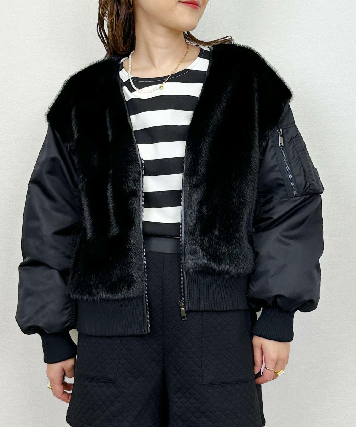 model：H164　着用サイズ：M　ブラック