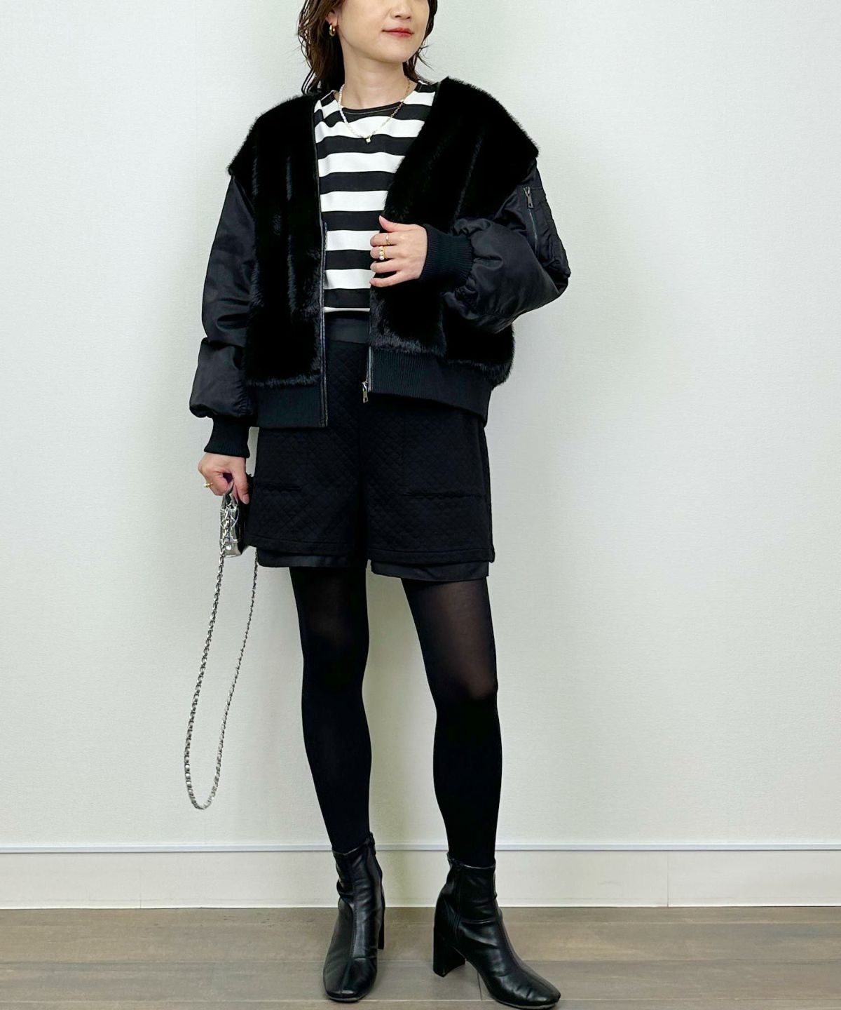 model：H164　着用サイズ：M　ブラック