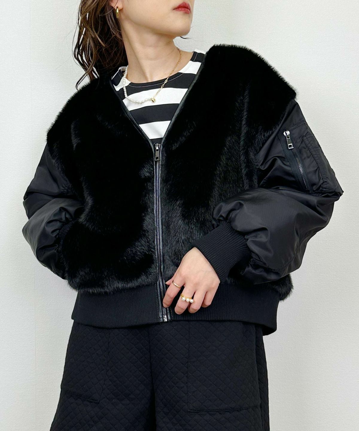 model：H164　着用サイズ：M　ブラック