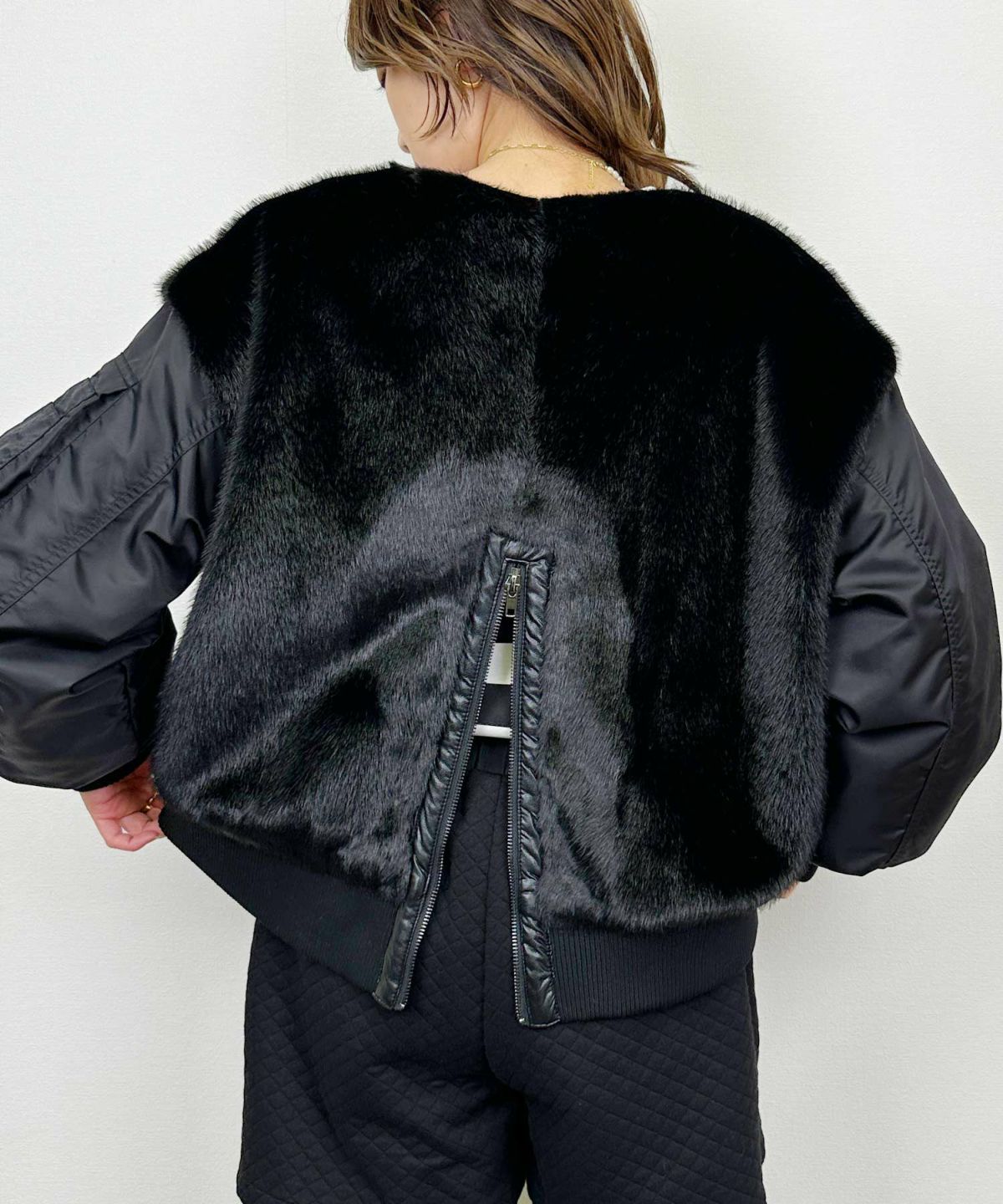 model：H164　着用サイズ：M　ブラック