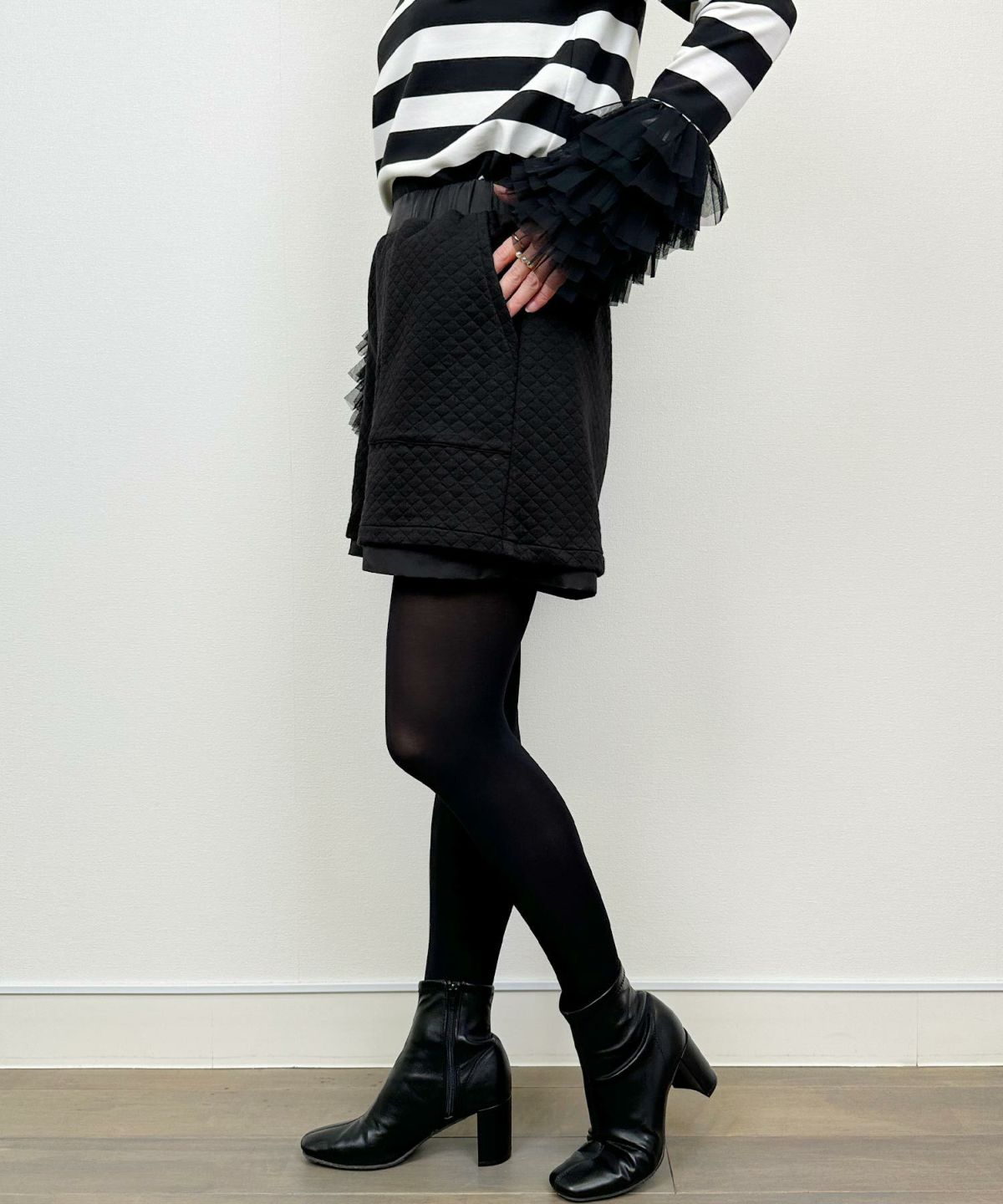 model：H164　着用サイズ：M　ブラック